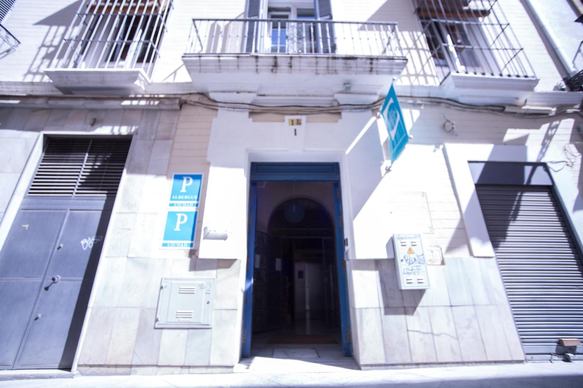 The Nomad Hostel&Pension Seville Exterior photo